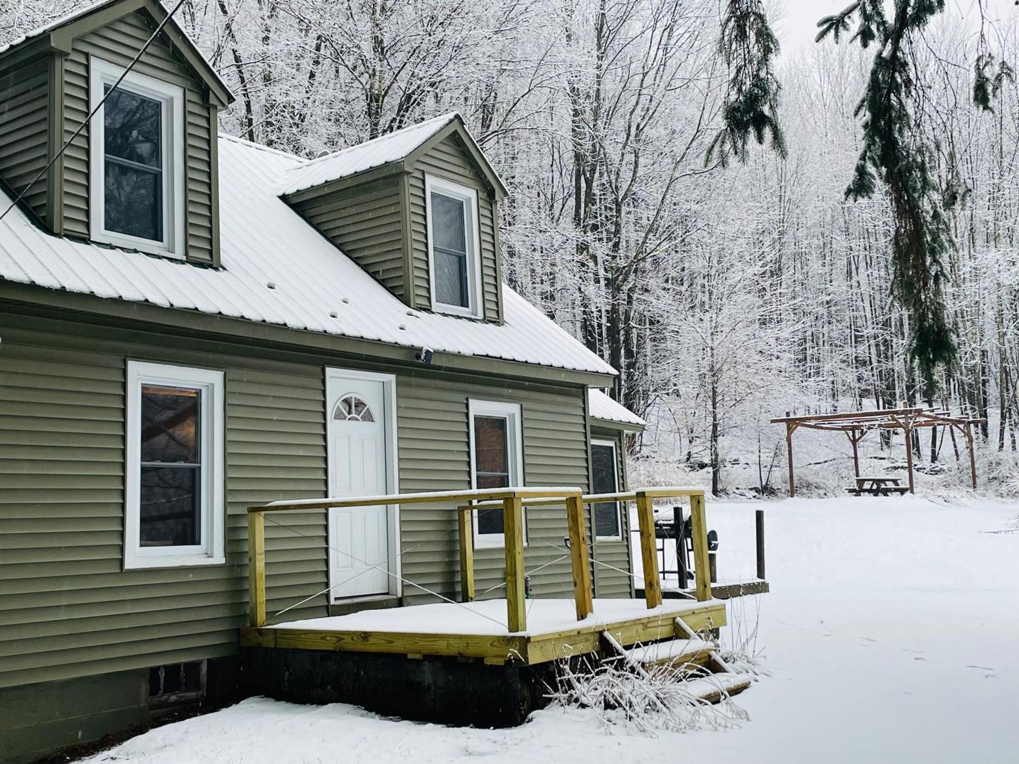 Cozy Cottage With Jacuzzi And Fire Pit And Reading Nook! Livingston Manor Exterior foto